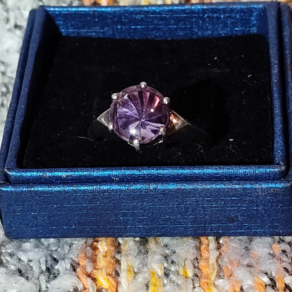 Amethyst and 925 silver swirl vintage ring